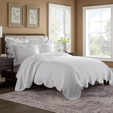 Historic Charleston Cotton Matelassé Bedspread | Mubboo