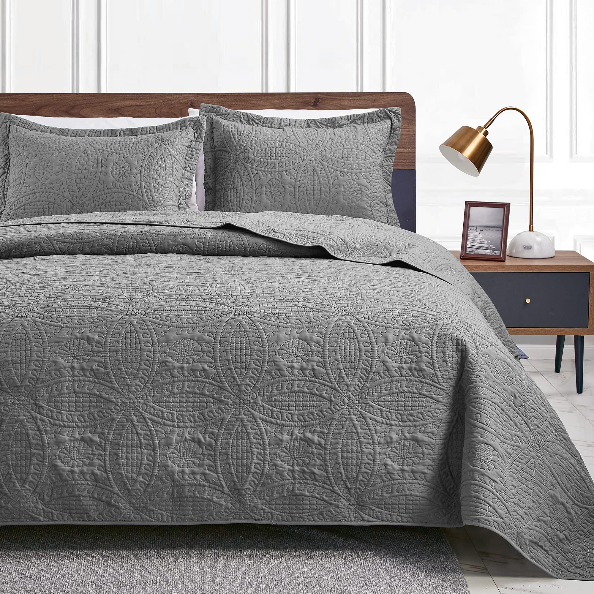 Love's cabin California King Size Quilt Bedding Set Grey displayed on a bed