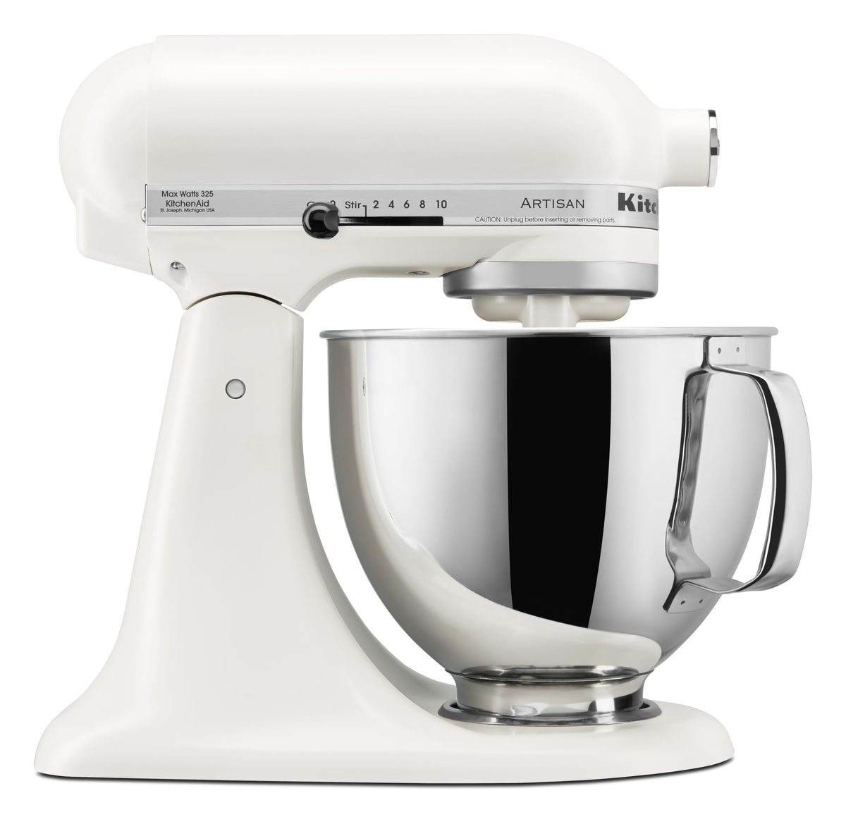 Stand mixer whipping batter on a kitchen counter | Mubboo